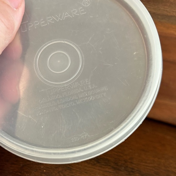 Vintage Tupperware Replacement A Tab Lid #215-47 Sheer Frost USA Tupper Seal - Picture 3 of 5